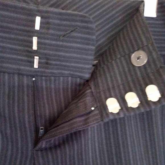 Daisy Fuentes moda black and grey pinstripe trousers women's size 4 - Picture 5 of 9